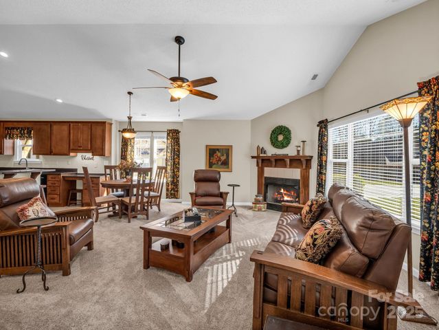 53 Barn Owl Way, Hendersonville, NC 28792