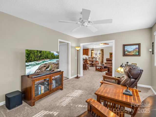 53 Barn Owl Way, Hendersonville, NC 28792