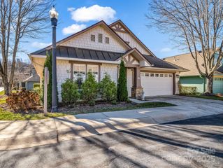 53 Barn Owl Way, Hendersonville, NC 28792