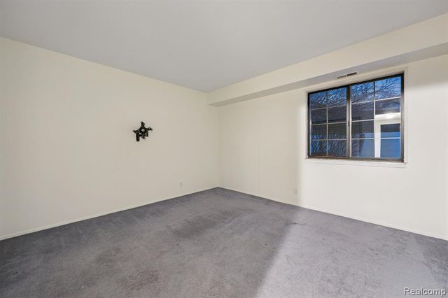 1891 Meadow Dale Court, Rochester Hills, MI 48309