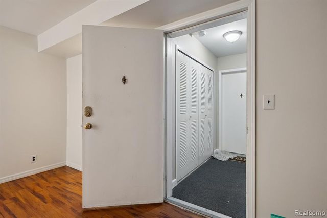 1891 Meadow Dale Court, Rochester Hills, MI 48309