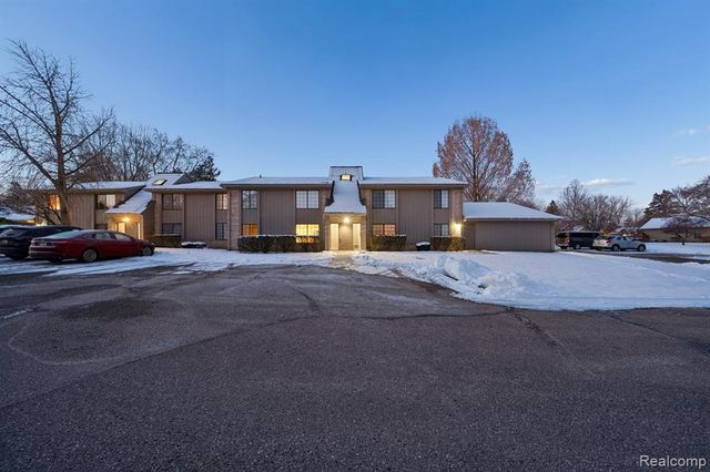 1891 Meadow Dale Court, Rochester Hills, MI 48309