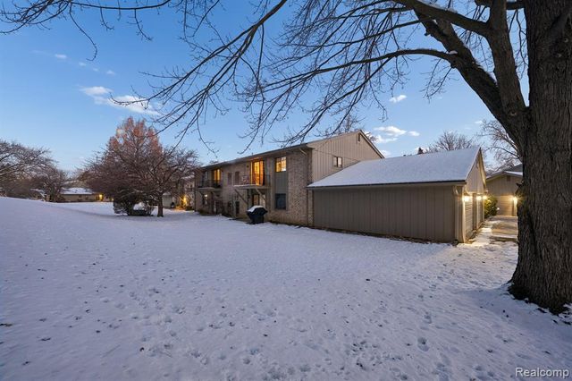 1891 Meadow Dale Court, Rochester Hills, MI 48309