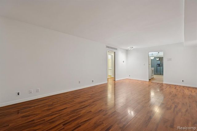 1891 Meadow Dale Court, Rochester Hills, MI 48309