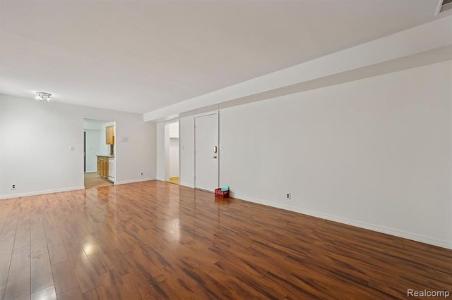 1891 Meadow Dale Court, Rochester Hills, MI 48309