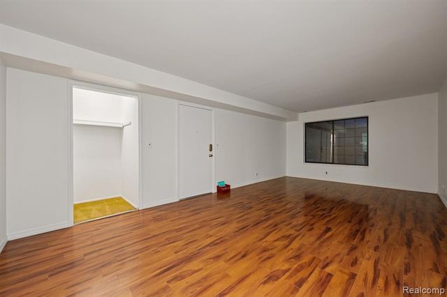 1891 Meadow Dale Court, Rochester Hills, MI 48309