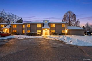 1891 Meadow Dale Court, Rochester Hills, MI 48309