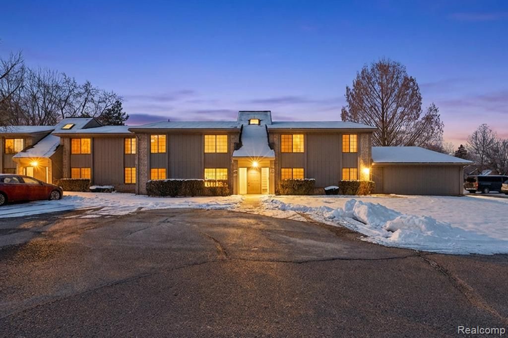 1891 Meadow Dale Court, Rochester Hills, MI 48309