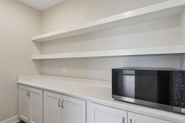 460 NW Gracewood Drive, Waukee, IA 50263