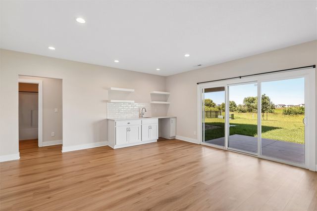 460 NW Gracewood Drive, Waukee, IA 50263