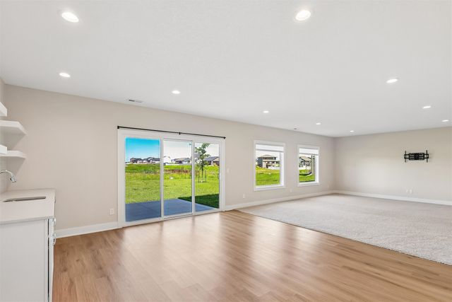 460 NW Gracewood Drive, Waukee, IA 50263