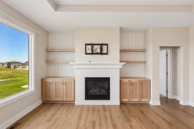 460 NW Gracewood Drive, Waukee, IA 50263