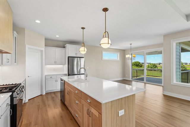 460 NW Gracewood Drive, Waukee, IA 50263