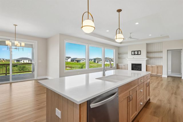 460 NW Gracewood Drive, Waukee, IA 50263