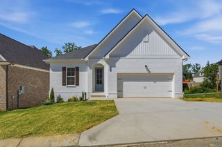 977 Hunters Lane, Springfield, TN 37172