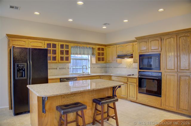 8518 E 97th Street, Tulsa, OK 74133