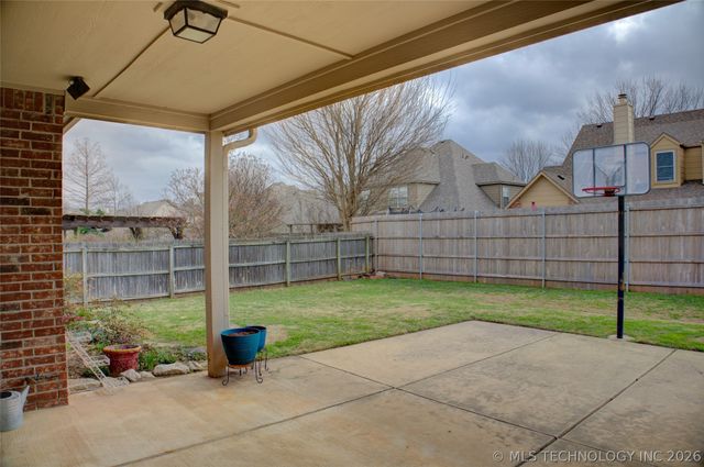 8518 E 97th Street, Tulsa, OK 74133