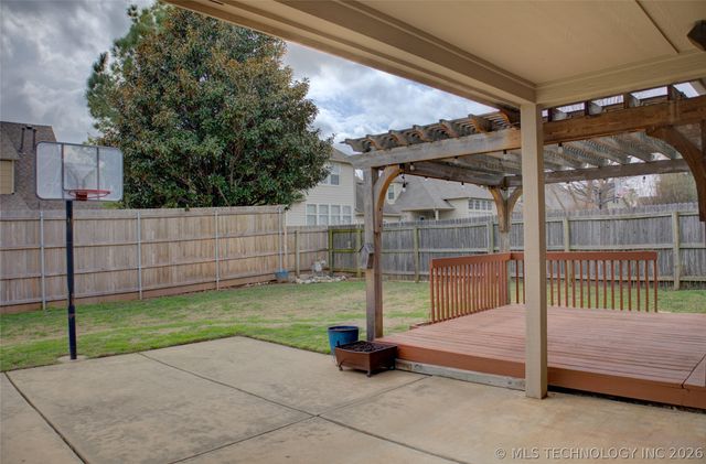 8518 E 97th Street, Tulsa, OK 74133