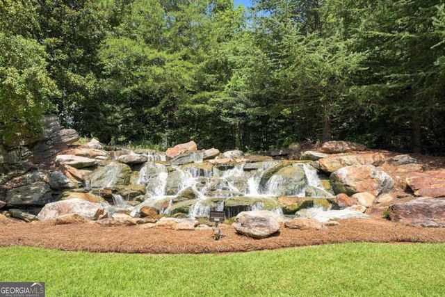 1604 Falcon Court, Locust Grove, GA 30248