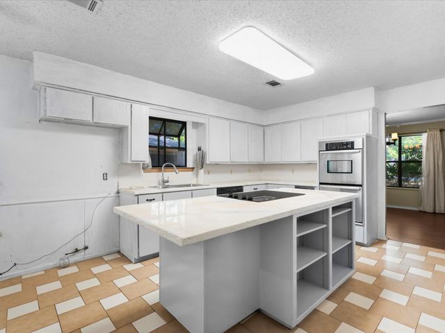 217 Colt Drive, Gainesville, TX 76240
