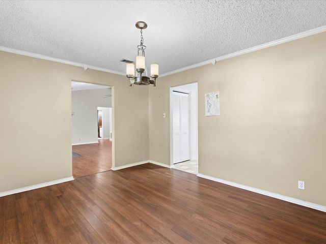 217 Colt Drive, Gainesville, TX 76240