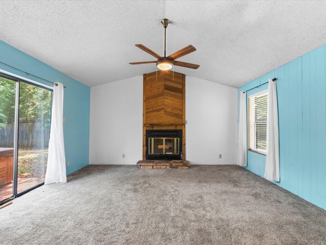 217 Colt Drive, Gainesville, TX 76240