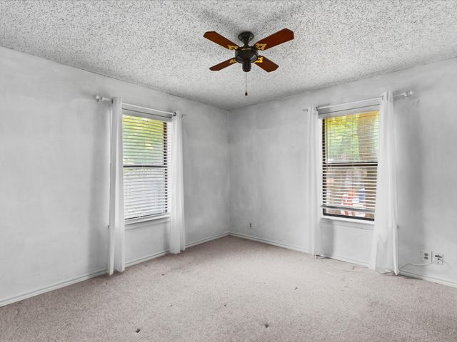 217 Colt Drive, Gainesville, TX 76240