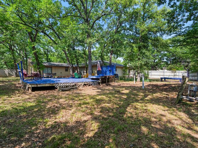 217 Colt Drive, Gainesville, TX 76240