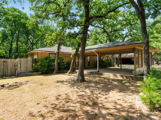 217 Colt Drive, Gainesville, TX 76240