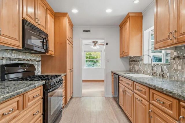 8475 Golden Ridge Road, Lakeside, CA 92040