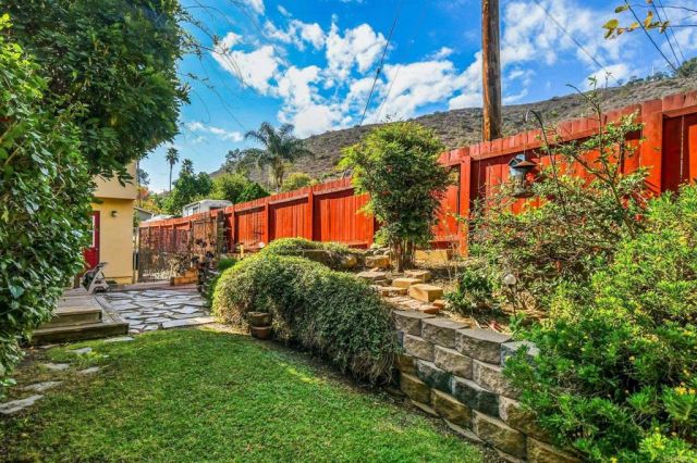 8475 Golden Ridge Road, Lakeside, CA 92040