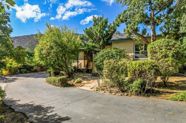 8475 Golden Ridge Road, Lakeside, CA 92040