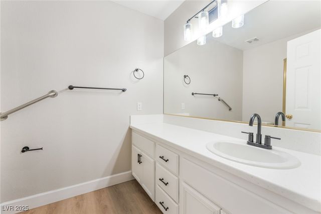 5401 Geneive Lane 101, Las Vegas, NV 89108