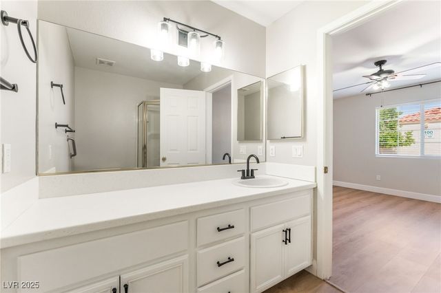 5401 Geneive Lane 101, Las Vegas, NV 89108