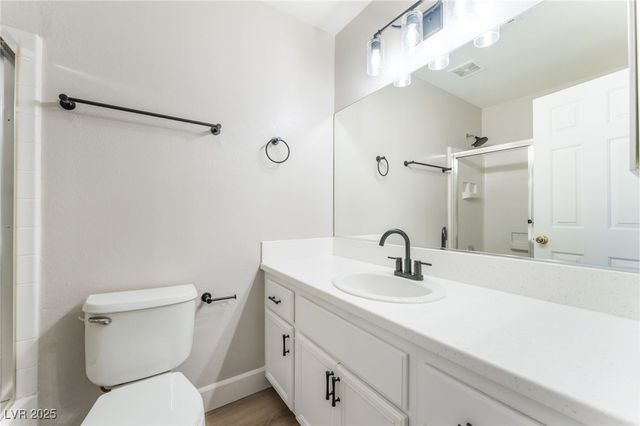 5401 Geneive Lane 101, Las Vegas, NV 89108