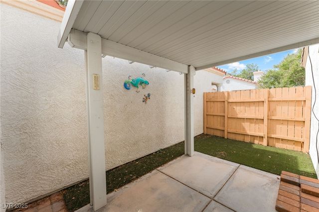 5401 Geneive Lane 101, Las Vegas, NV 89108