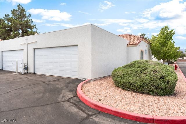 5401 Geneive Lane 101, Las Vegas, NV 89108