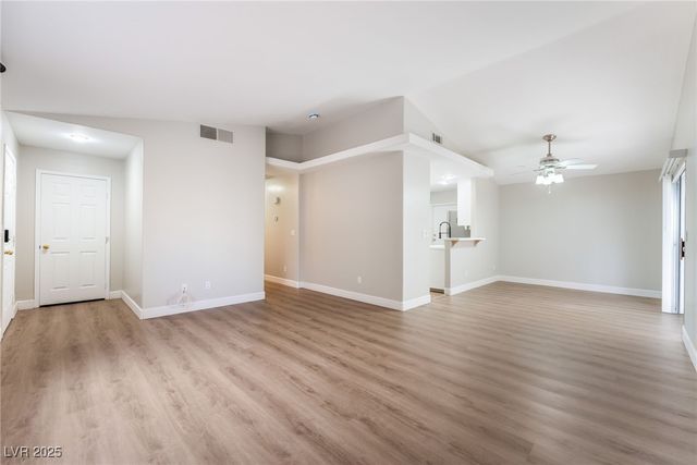 5401 Geneive Lane 101, Las Vegas, NV 89108