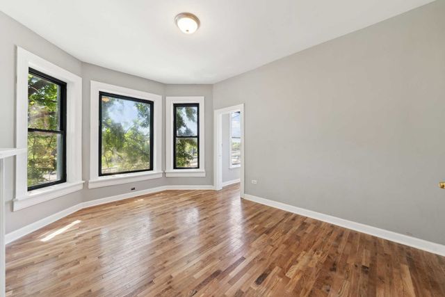 3322 W Congress Parkway, Chicago, IL 60624