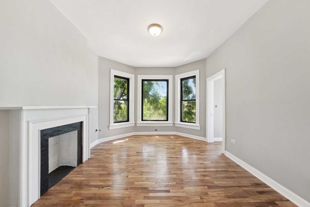 3322 W Congress Parkway, Chicago, IL 60624