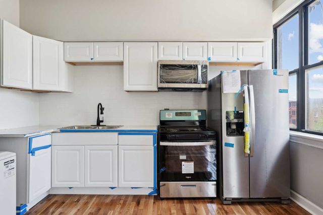 3322 W Congress Parkway, Chicago, IL 60624