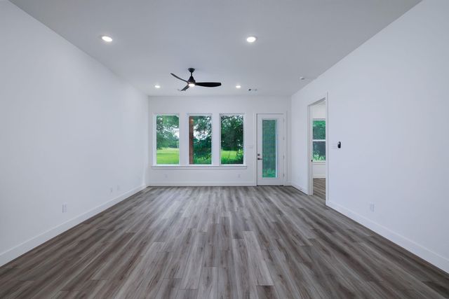 68 Fairway Drive, Trinity, TX 75862