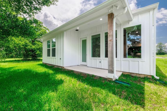 68 Fairway Drive, Trinity, TX 75862