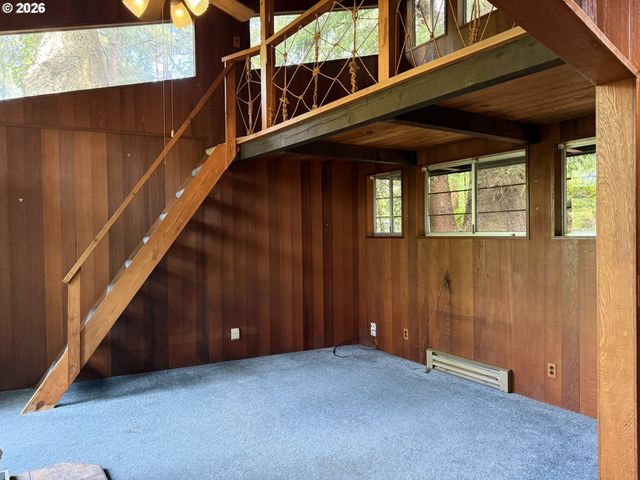 5721 MERCER CREEK Dr, Florence, OR 97439