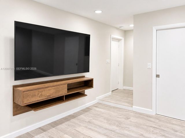 148 NW 8th Street 0, Boca Raton, FL 33432