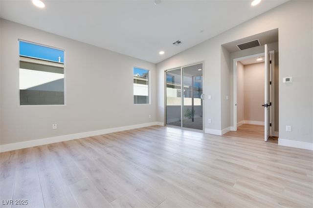 1030 Soaring Sage Avenue, Las Vegas, NV 89138