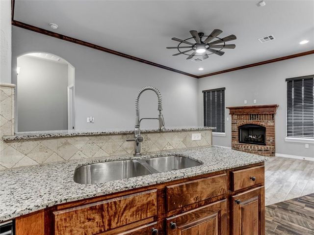 20647 Frontier Avenue, Harrah, OK 73045