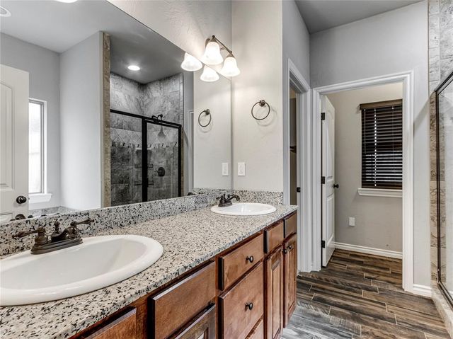 20647 Frontier Avenue, Harrah, OK 73045