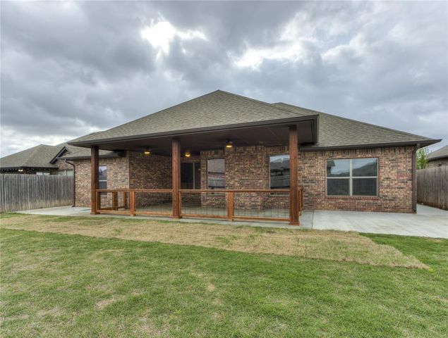 20647 Frontier Avenue, Harrah, OK 73045