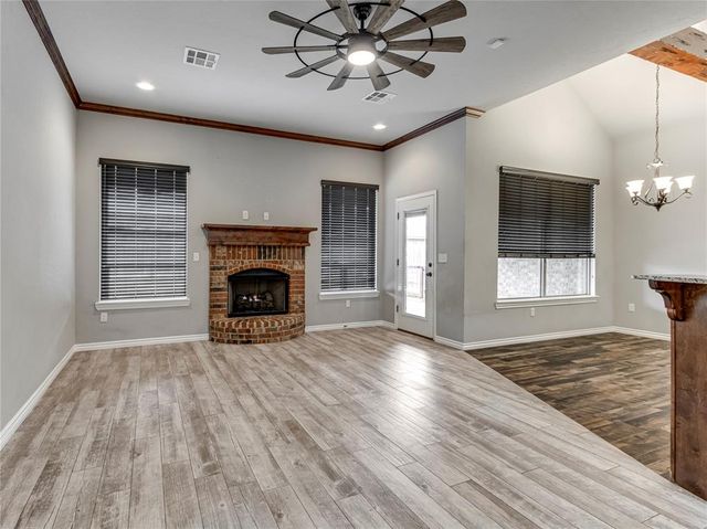 20647 Frontier Avenue, Harrah, OK 73045